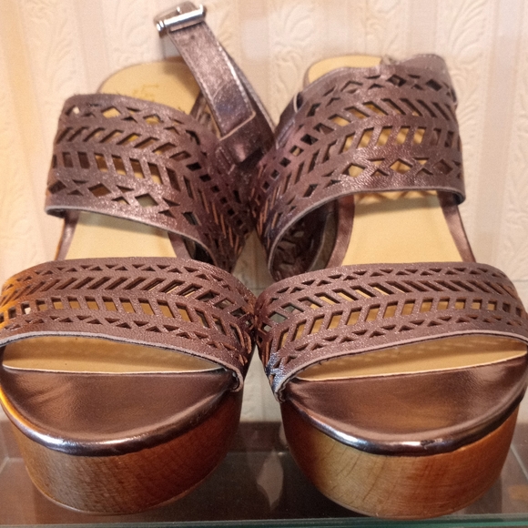 Lauren Ralph Lauren Georgina Espadrille Gold Wedge Leather Sandals Size 8.5 - Picture 9 of 12